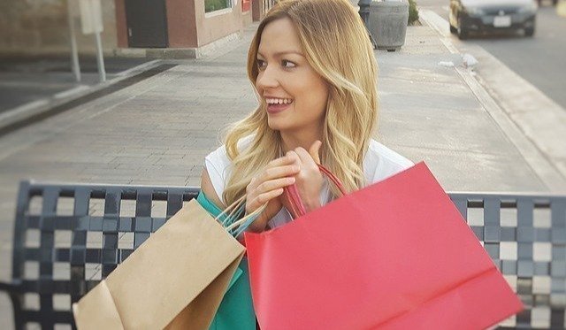 531fe33d-woman-1329790_640